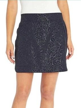 ORVIS | Black Rose Embossed Pull-On Travel Skort, Size L
